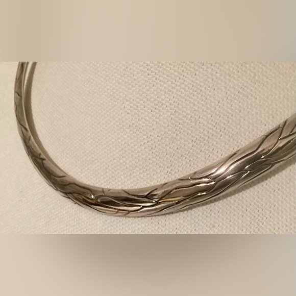 Best Signed Textured Torque Necklace Choker Collar Silver/Gold Tone Classic - Picture 7 of 7